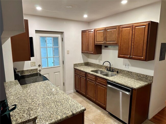 Building Photo - 1104 Hardy Ave