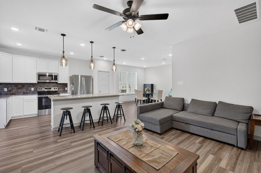 Building Photo - 6508 McGregor Loop