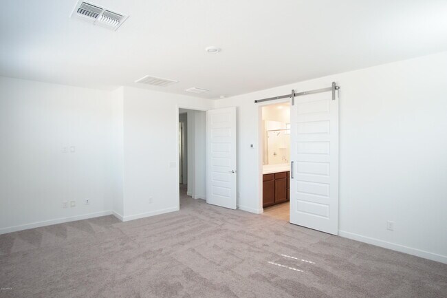 Building Photo - 1079 E Sabino Dr