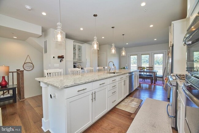 Building Photo - 20055 Old Line Terrace