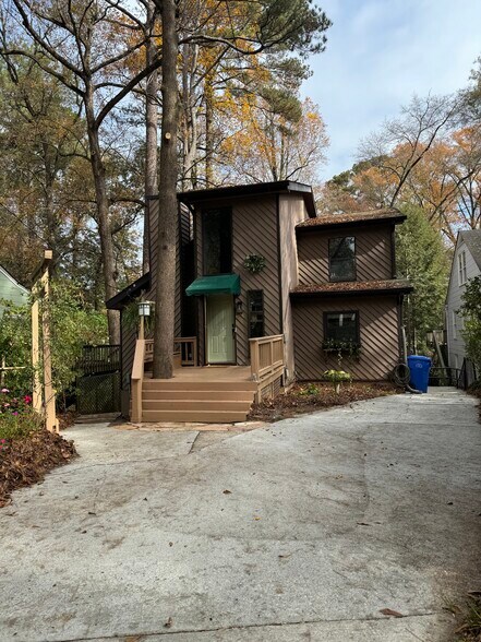 Building Photo - 2355 Virginia Pl NE