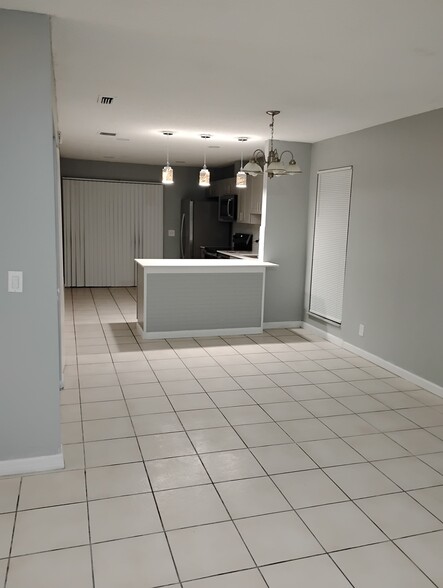 Building Photo - 4898 Orleans Ct