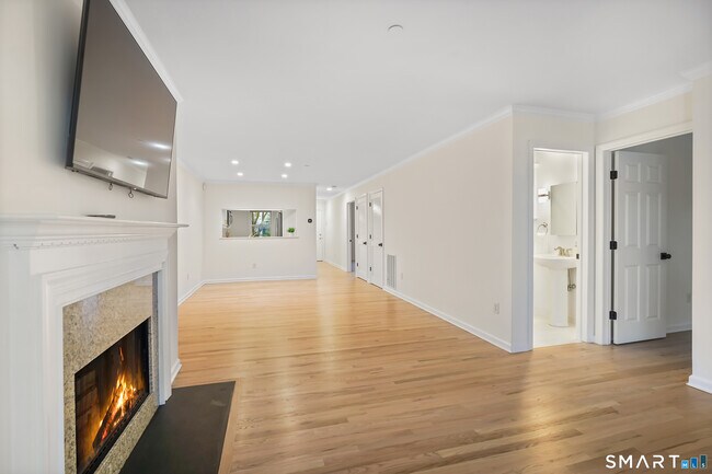 Building Photo - 51 Forest Ave