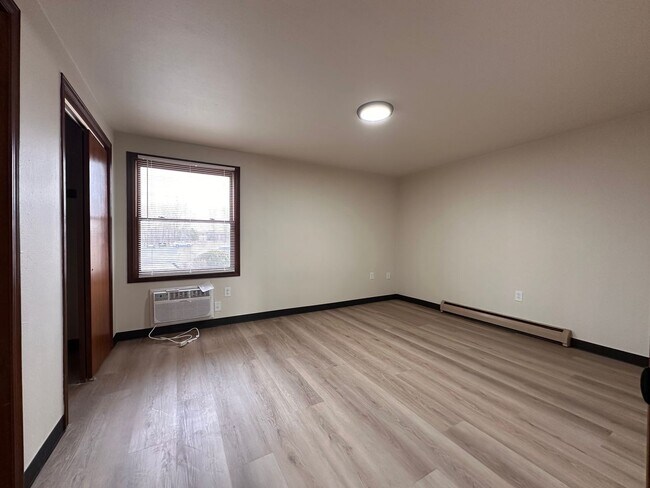 Building Photo - Recently Renovated 1 Bedroom 1 Bath Lower Apartment W/Garage!
