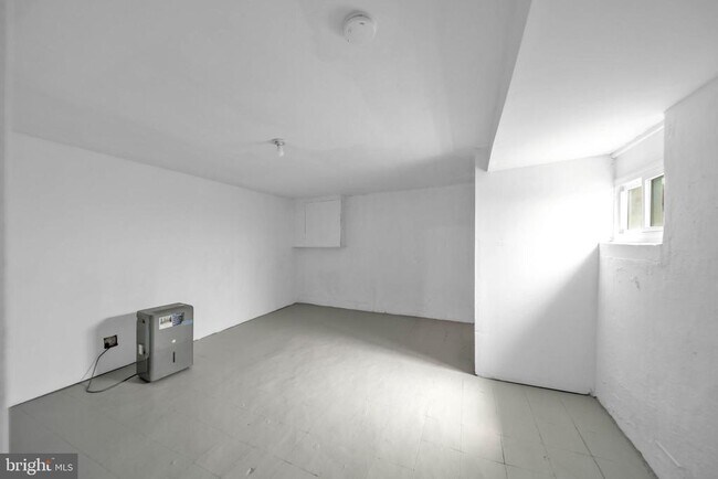 Building Photo - 2712 Sherman Ave NW