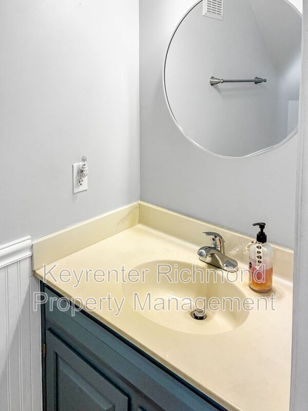 Building Photo - 10292 Wanchese Way