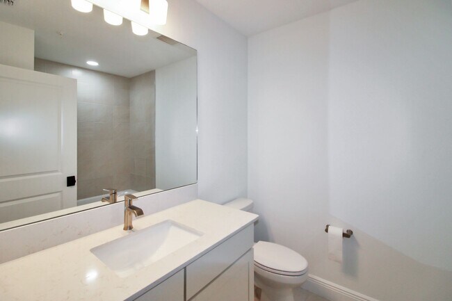 Building Photo - Palmera at Wellen Park Annual Townhouse for Rent