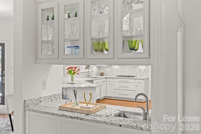 Building Photo - 5202 Carmel Club Dr