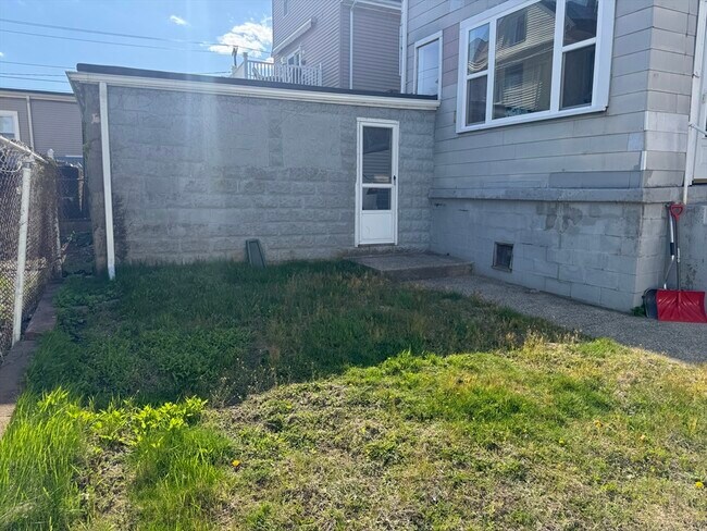 Building Photo - 134 Harvard St
