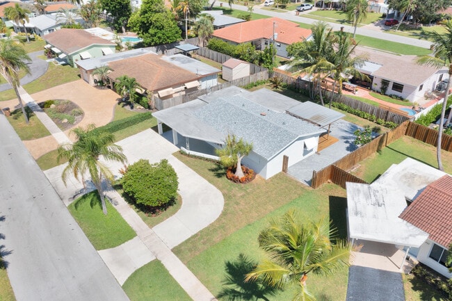 Primary Photo - 921 SE 15th Ct