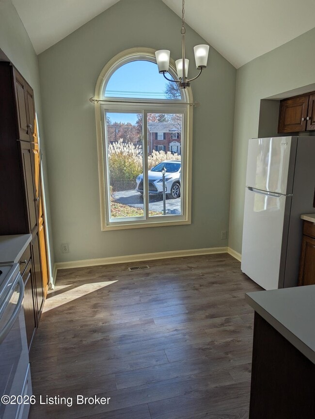 Building Photo - 7605 New La Grange Rd