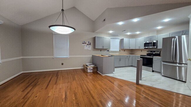 Building Photo - 1704 Gales Ct