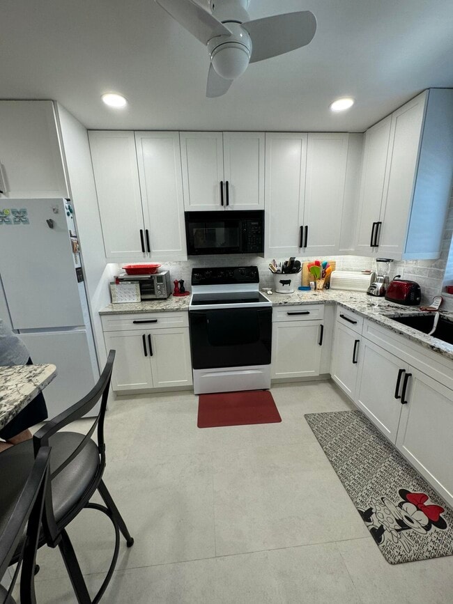 Building Photo - 200 Intracoastal Pl