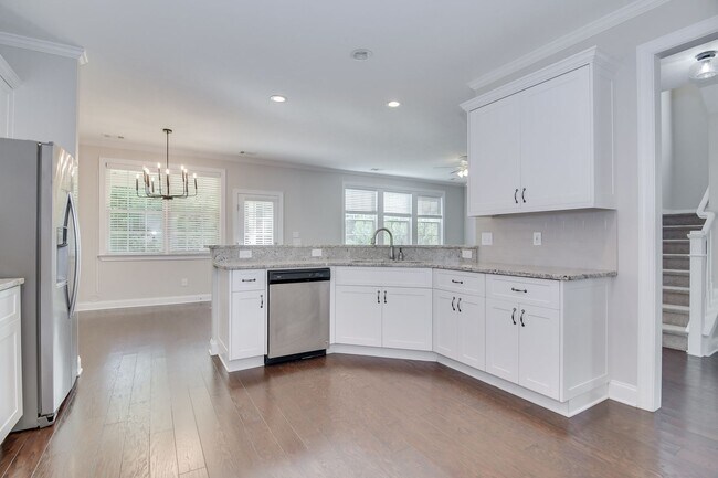 Building Photo - 983 Glenhaven Dr