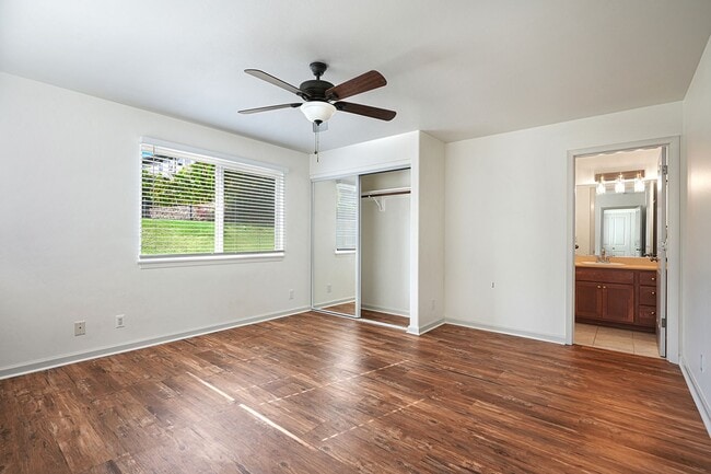 Building Photo - Beautiful 4 Bedroom, 4 Bathroom Home in th...