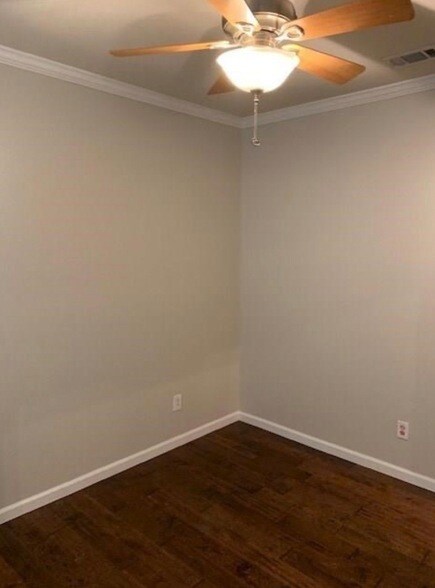 Building Photo - 10808 Pineview Ln