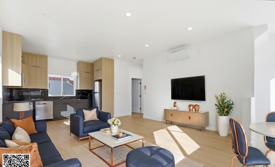 Building Photo - 2835 S Redondo Blvd