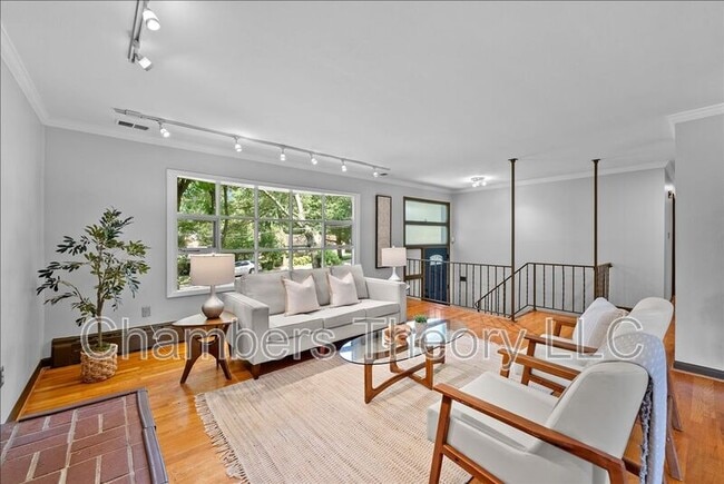 Building Photo - 3035 Hazelton St