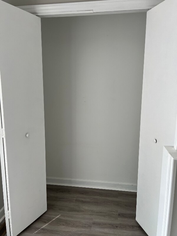 Building Photo - 402 Chrysler St