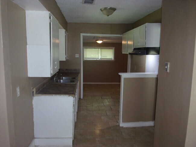 Building Photo - 1297 Vicoscia Ave