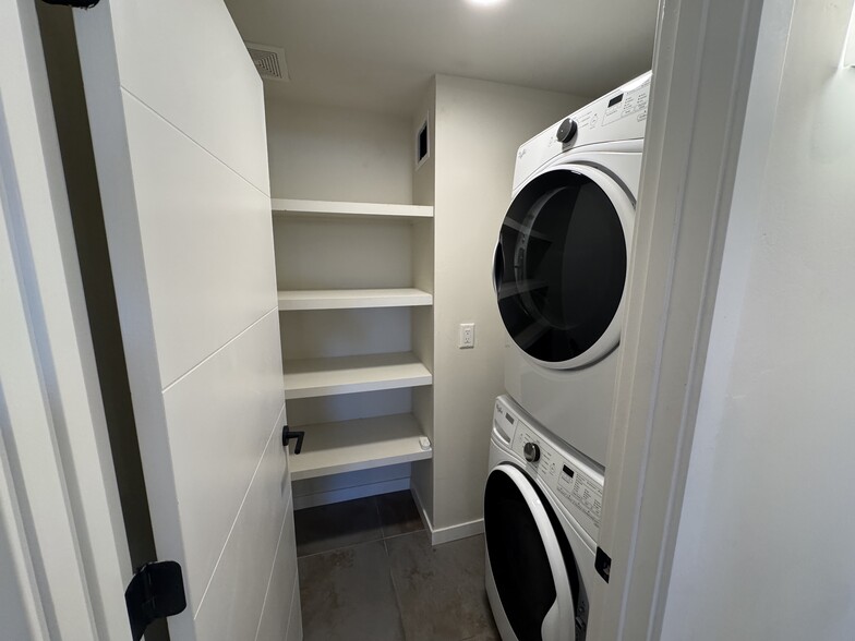 Building Photo - 2625 W 25th Ave