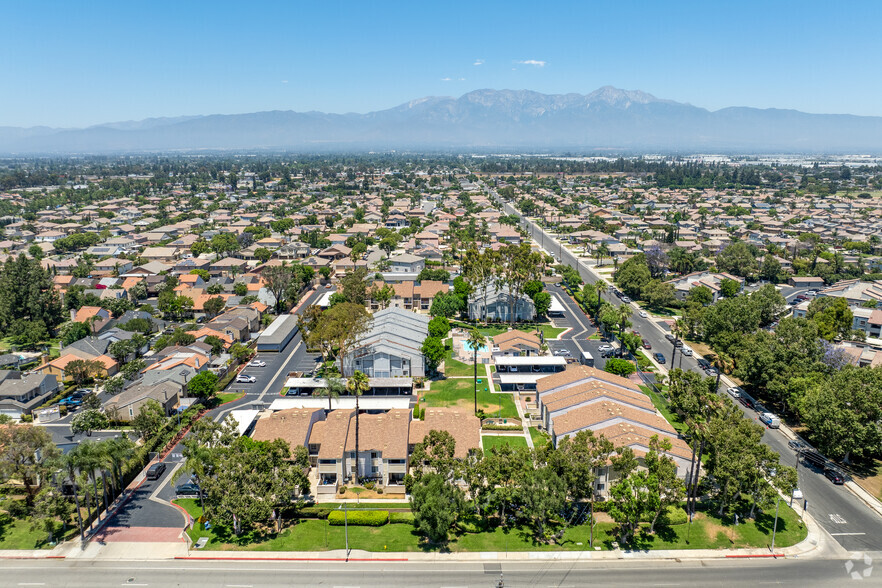 Primary Photo - Harris Place Apartments