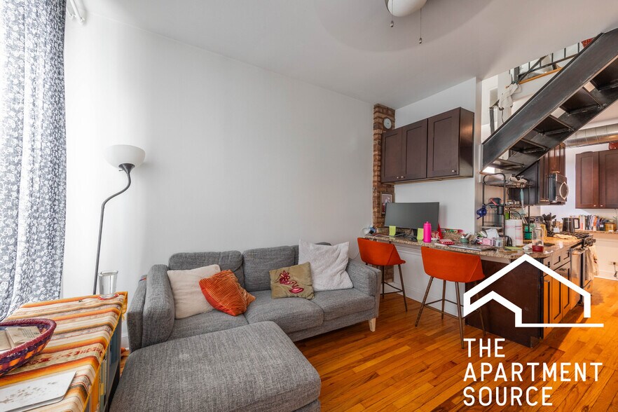 Building Photo - 1653 S Throop St