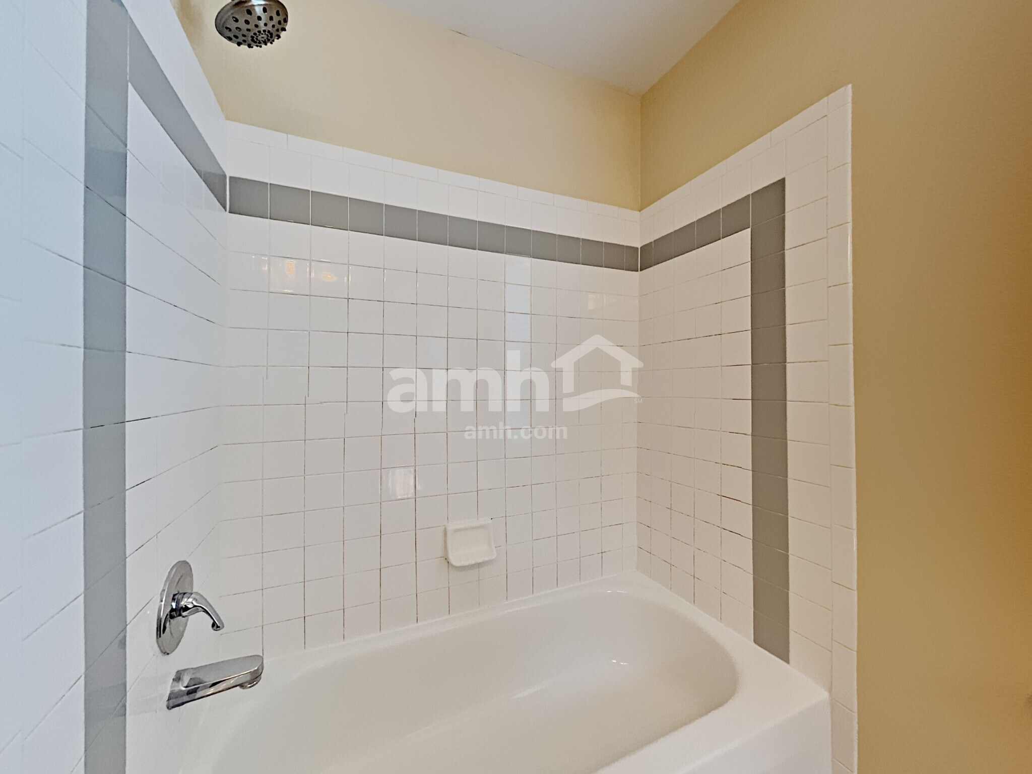 Building Photo - 13373 Mariposa Ct