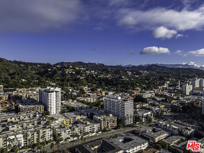 Building Photo - 7320 Hawthorn Ave