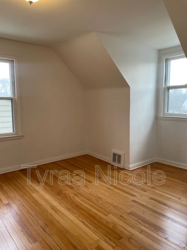 Building Photo - 19365 Kingsville St