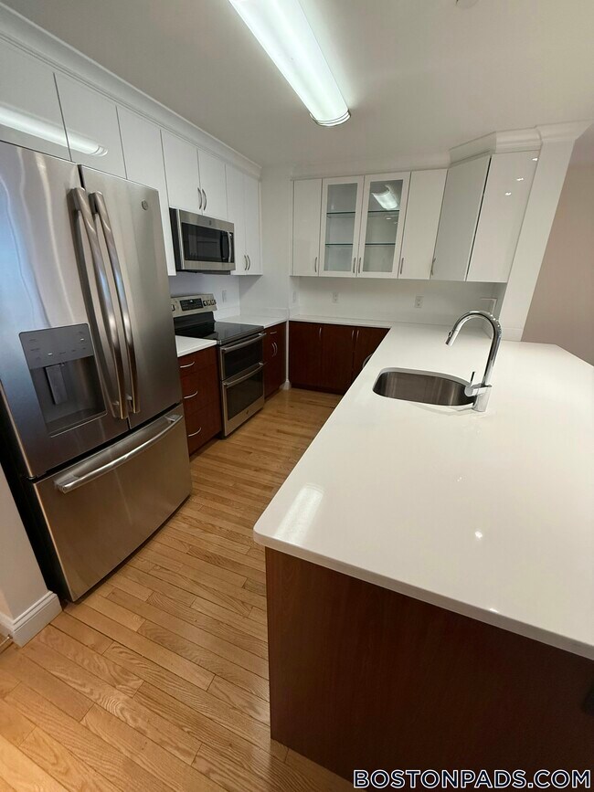 Building Photo - 1443 Beacon St