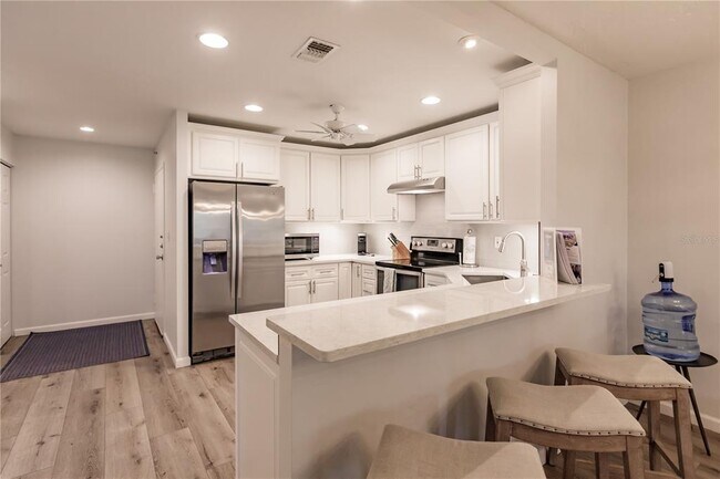 Building Photo - 1200 E Peppertree Ln