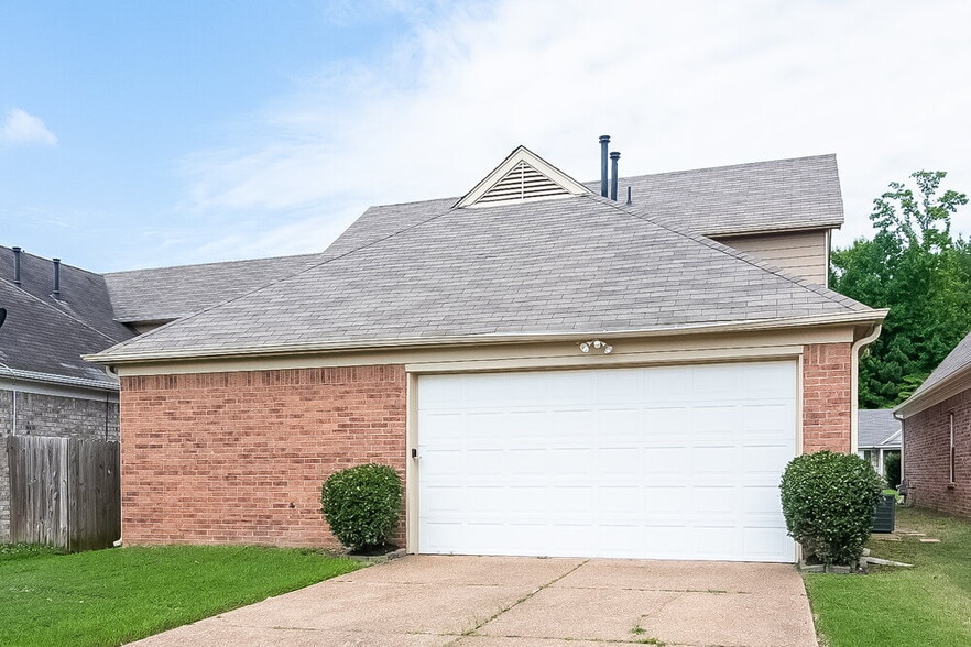 Building Photo - 1506 Lawson Dr