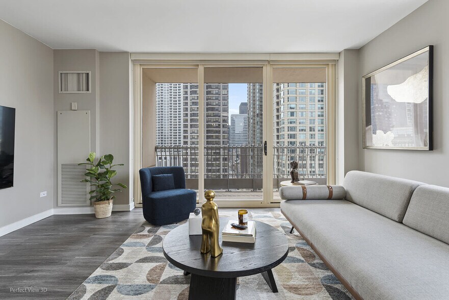 Primary Photo - 45 E Chicago Ave