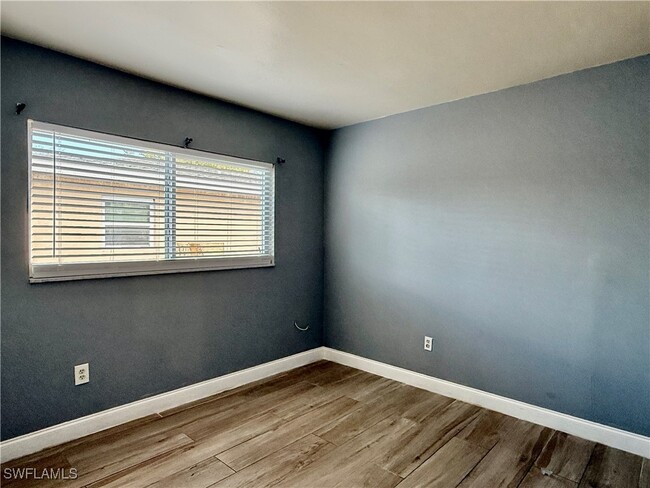 Building Photo - 1073 San Remo Ave