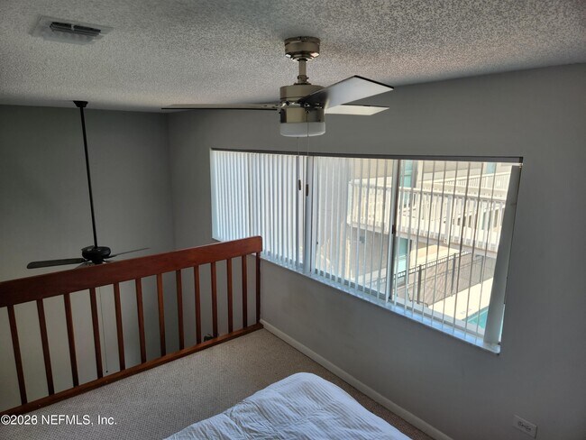 Building Photo - 222 14th Ave N