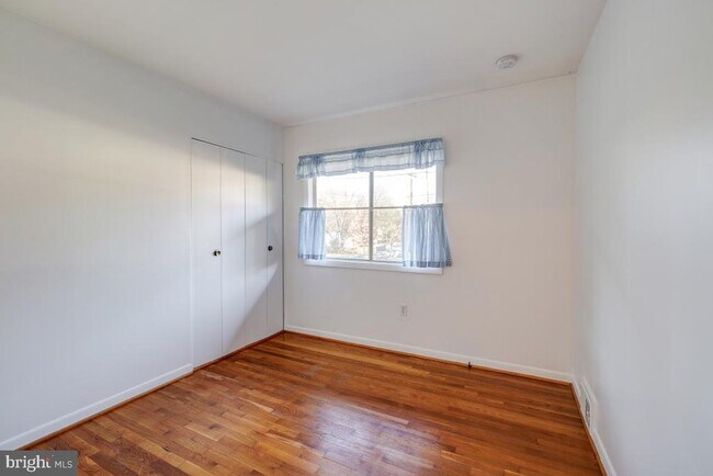 Building Photo - 13701 Arctic Ave