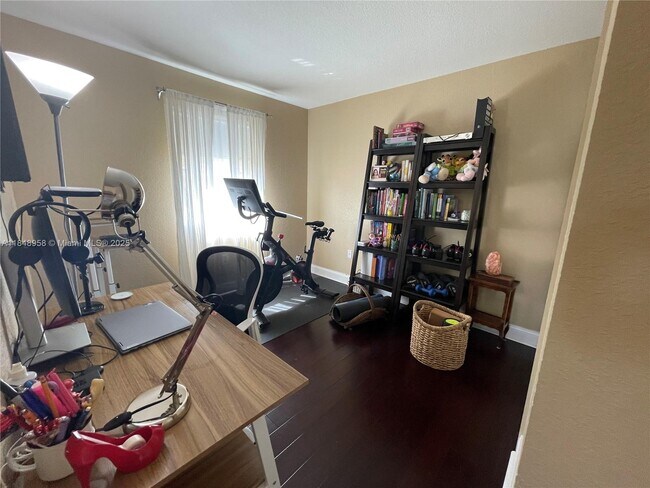 Building Photo - 160 Jacaranda Country Club Dr