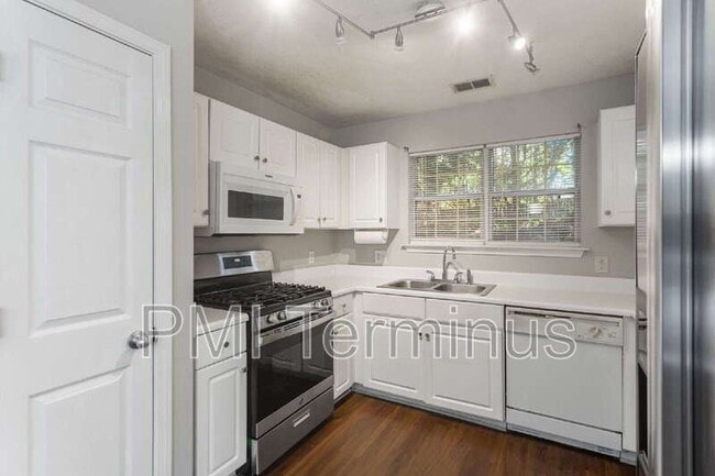 Building Photo - 1312 Telhurst Ct NW