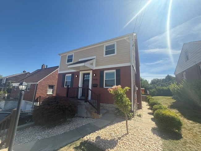 Building Photo - 1430 Simona Dr