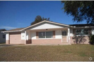 Building Photo - 4711 Mayflower Dr