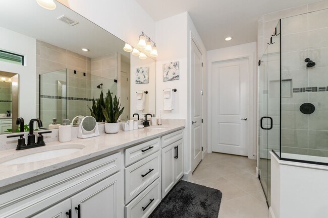 Building Photo - Luxury Home in Greyhawk Community – Naples, FL