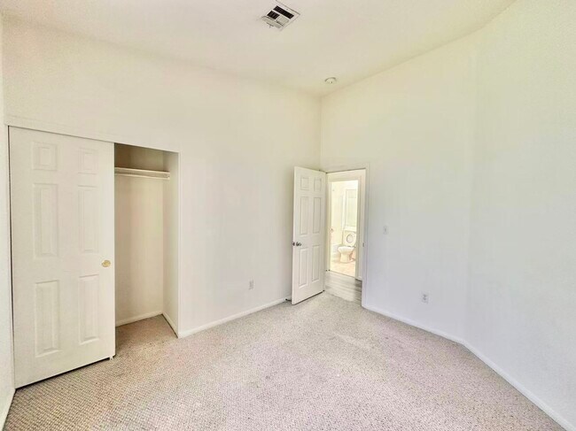 Building Photo - 9867 Ashton Pines Ct