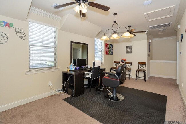 Building Photo - 9430 Magnolia Crossing Dr