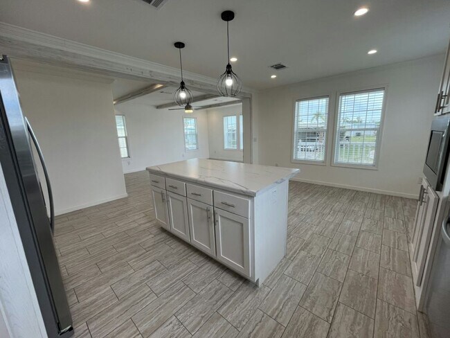 Building Photo - 385 Jose Gaspar Dr