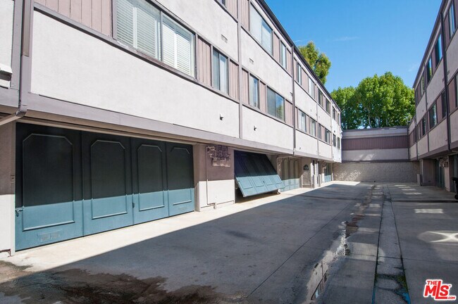 Building Photo - 13050 Mindanao Way