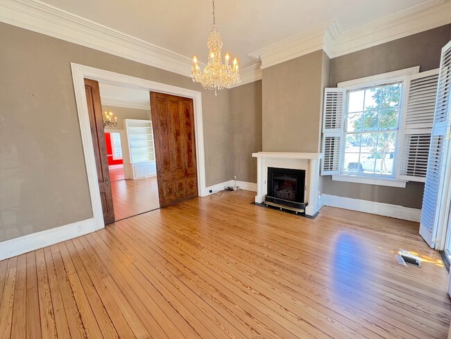 Building Photo - 226 E Gwinnett St