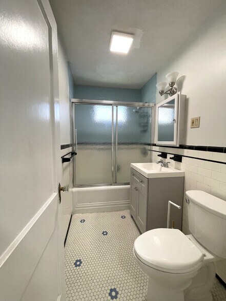Building Photo - 58 Edgecliff Rd