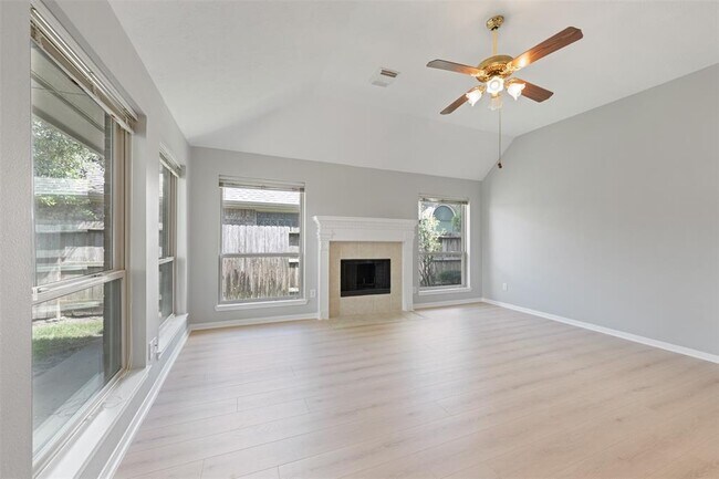 Building Photo - 2618 Parkbriar Ln