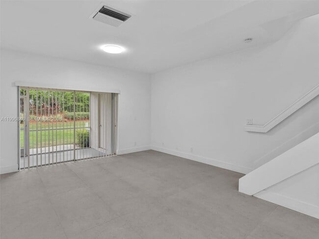 Building Photo - 8 Key W Ct